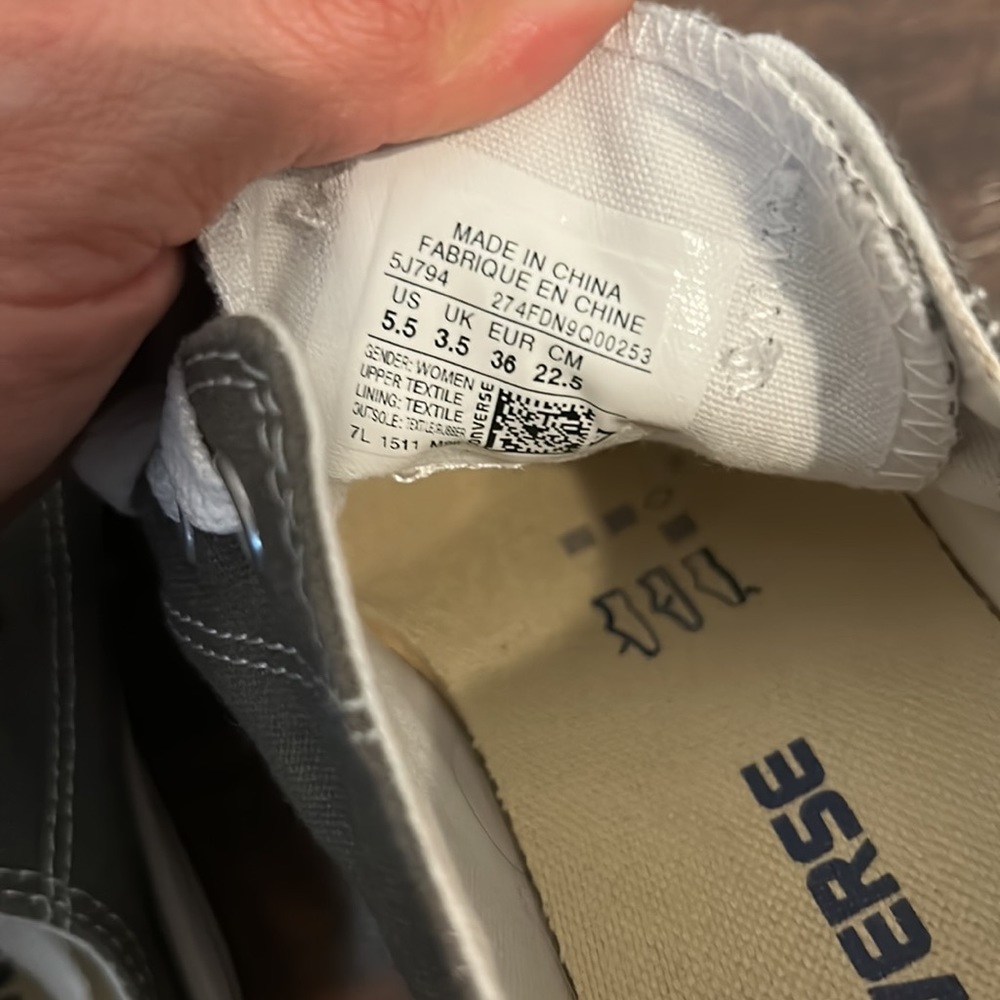 Converse - Picture 3 of 3